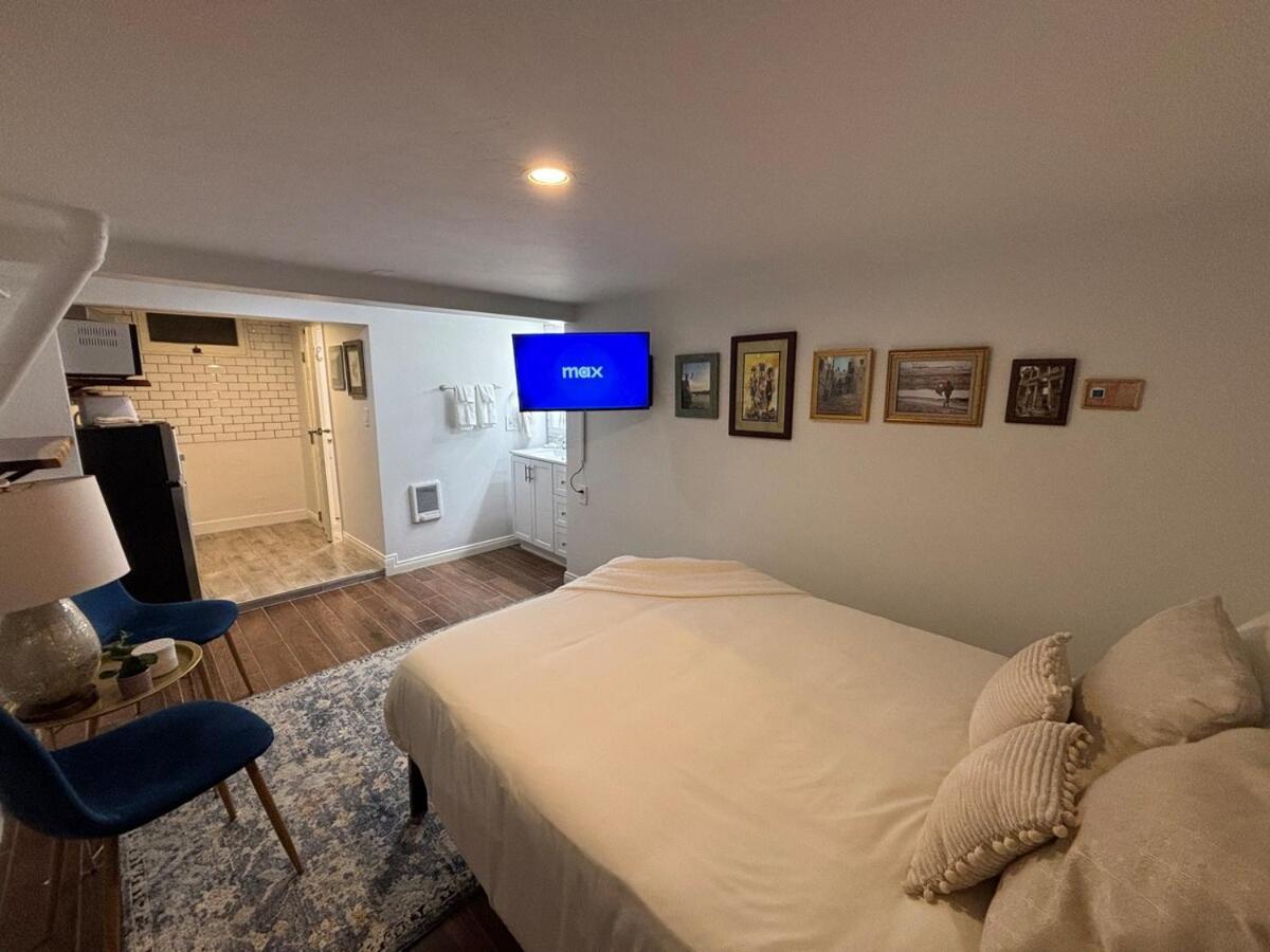 Sunny Golden Hill Studio! Fully Stocked - Near Dt Apartment *